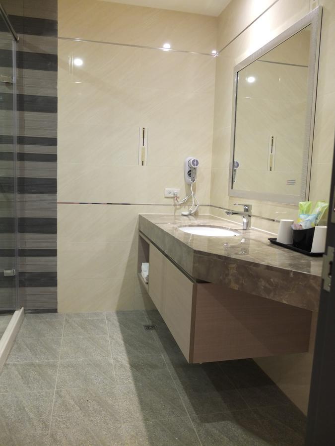 Verygood Business Hotel Huatan ภายนอก รูปภาพ
